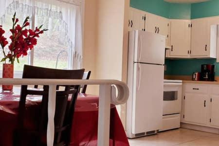 Lake George Family Vacation Home ภายนอก รูปภาพ
